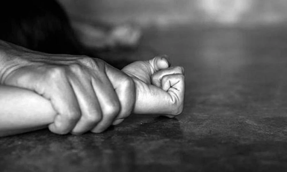 Μαγνησία: «Φοβάμαι, έχω πέσει θύμα κακοποίησης» – Σοκάρει η μαρτυρία 15χρονης για τους γονείς της